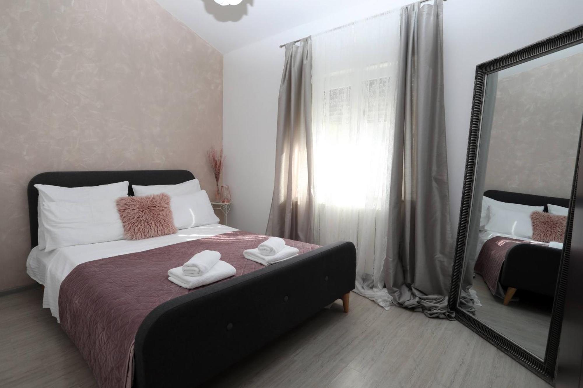 Apartman Debora Sa Privatnim Bazenom Pula Exterior foto