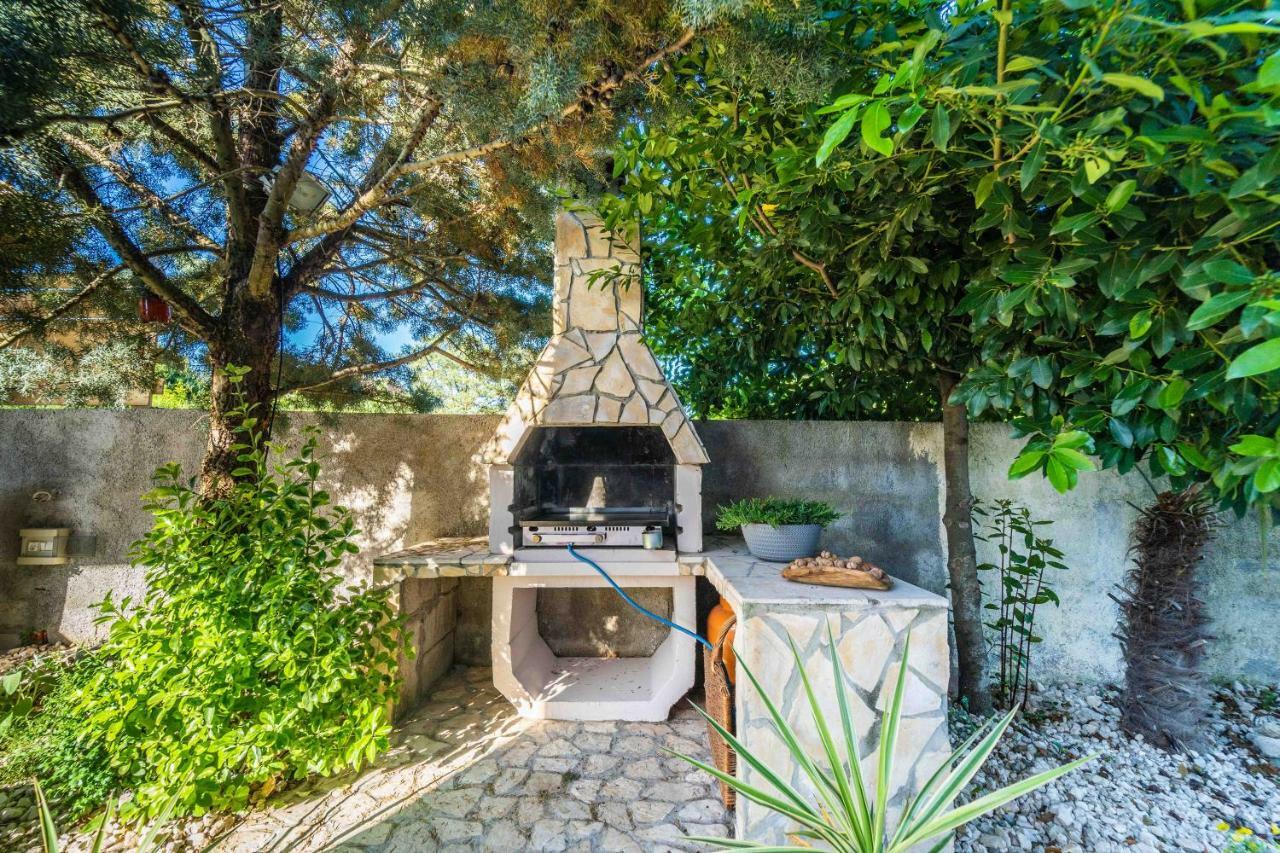 Apartman Debora Sa Privatnim Bazenom Pula Exterior foto